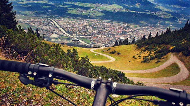 cyklista v Alpách